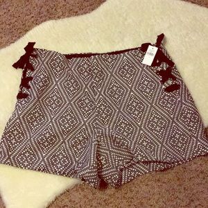 GAP High Rise 4" Shorts w/ Lace-Up Detail NWT